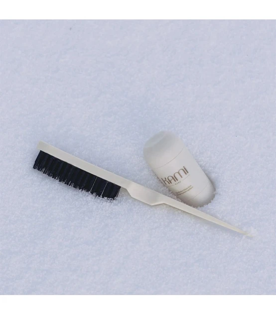 The Sleek Brush